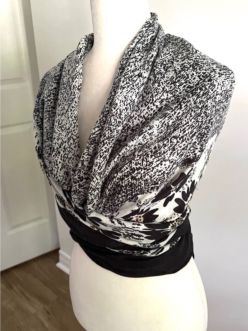 🎁Vintage Black & White Floral Oversized Scarf  •  Wrap • Butter Yellow Accents - Picture 2 of 13
